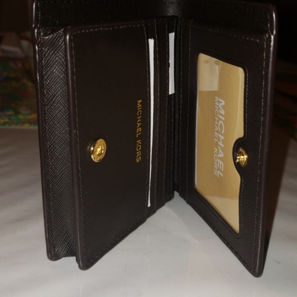 Micheal Kors Wallet - Picture 4 of 6